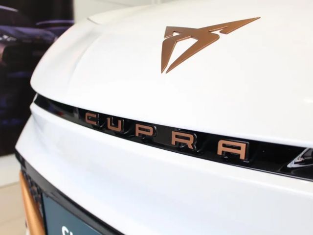 Cupra Born 204PS/62kWh CARPLAY+SHZ+GJR+PDC+LED+KEYLESS Klima