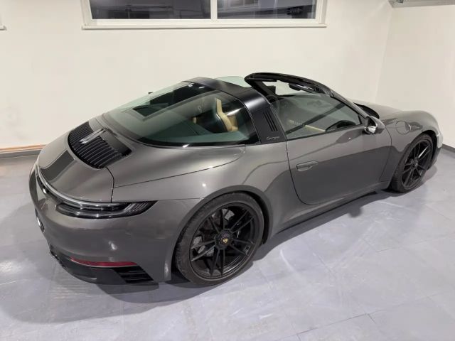 Porsche 911 4 Cabrio GTS Targa