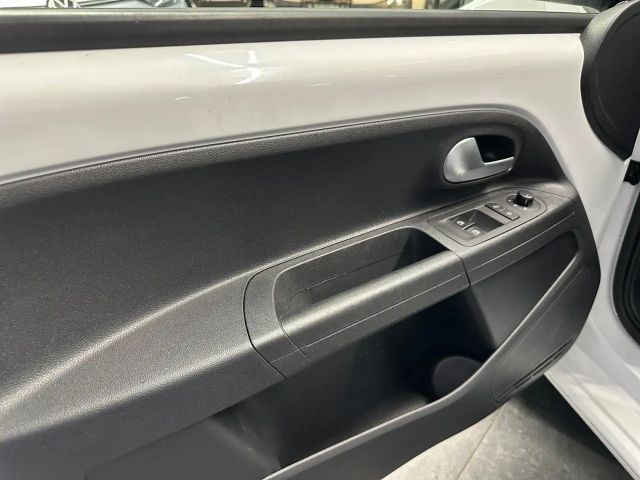 Volkswagen up! Move Move up!