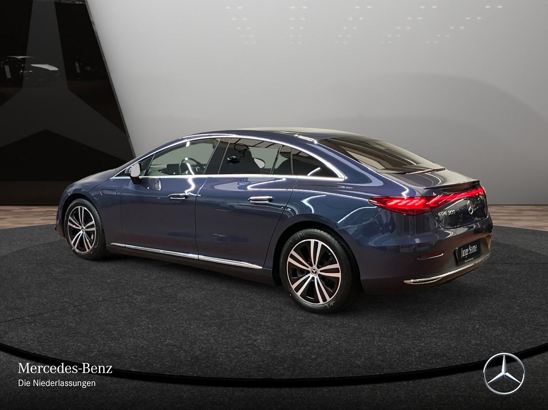 Mercedes-Benz EQE 300 Sedan