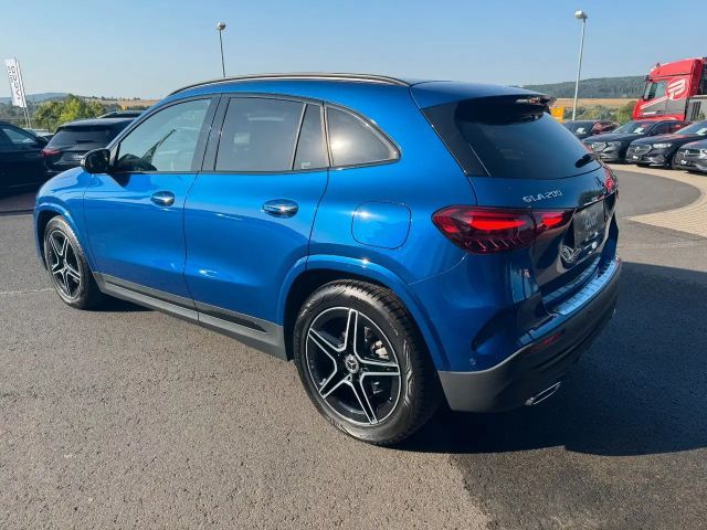 Mercedes-Benz GLA 200 AMG Line