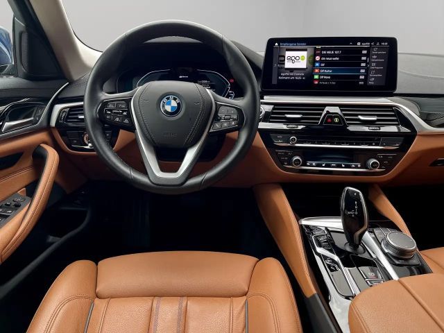 BMW 530 530e Luxury Line Sedan
