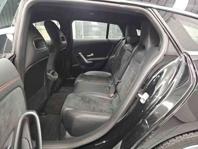 Mercedes-Benz CLA 180 AMG Line