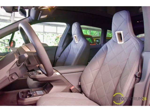 BMW iX 40 SkyLounge Massage HK HUD Soft Laser 360
