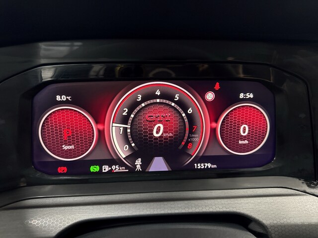 Volkswagen Golf 2.0 TSI DSG