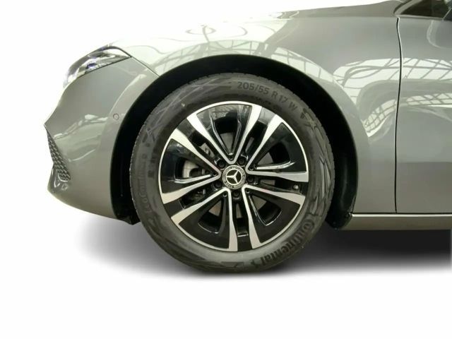 Mercedes-Benz A 200 A 200 d