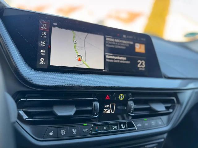 BMW 118 118i Sedan Sport Line