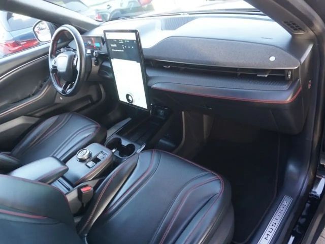 Ford Mustang Mach-E AWD Standard range