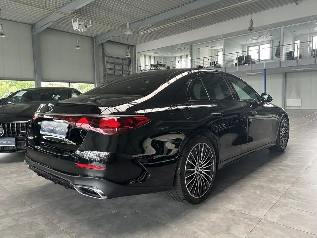 Mercedes-Benz E 200 AMG Line Sedan