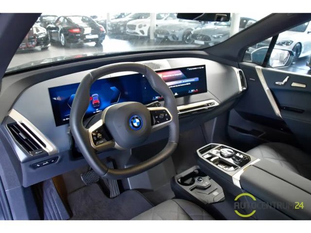 BMW iX 40 SkyLounge Massage HK HUD Soft Laser 360