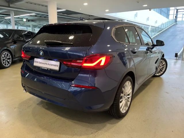 BMW 118 118i 5-deurs Sedan
