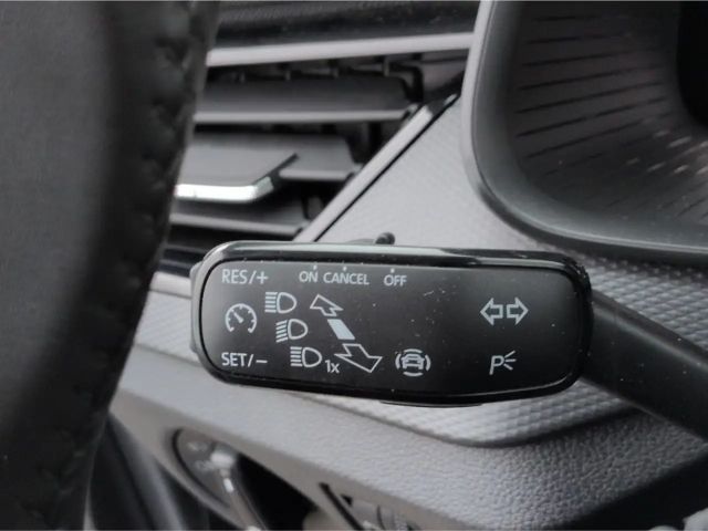 Skoda Kamiq Essence TSI*DSG LED SHZ Tempo digCockp PDC