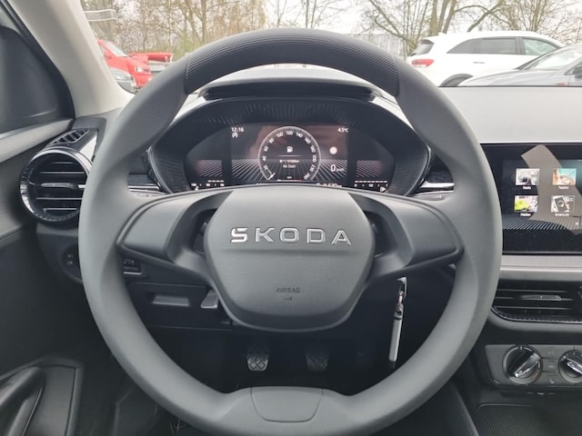 Skoda Fabia Fabia Essence 1.0 MPI LED PDC Front Assist