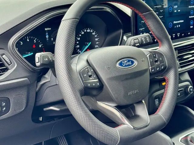 Ford Focus EcoBoost ST Line