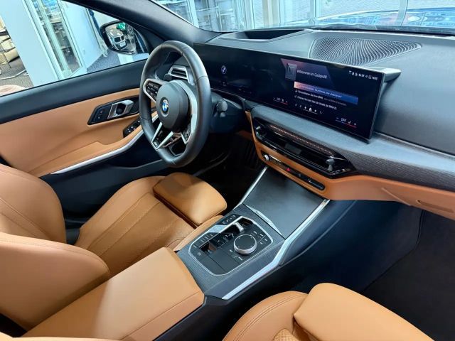 BMW 320 320i M-Sport Sedan