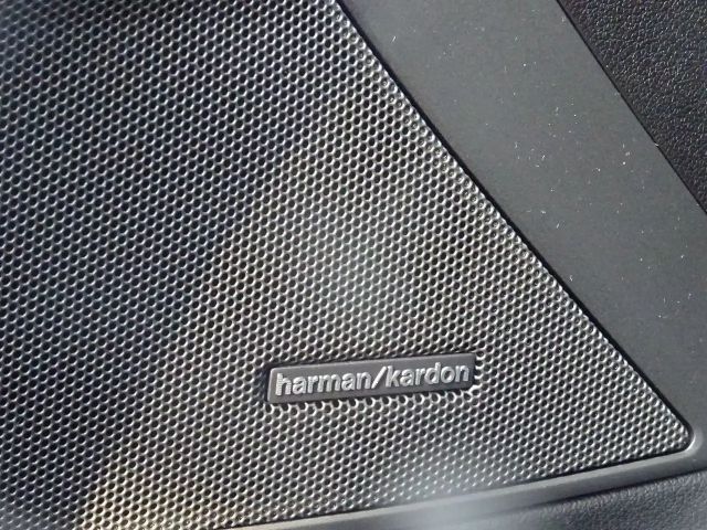 BMW 320 320i M-Sport Sedan