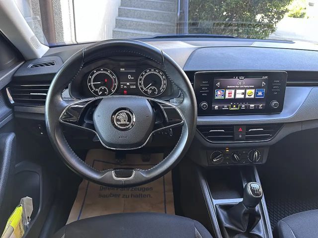 Skoda Kamiq 1,0 TSI SC *AHK schwenkbar, Sitzheizung*