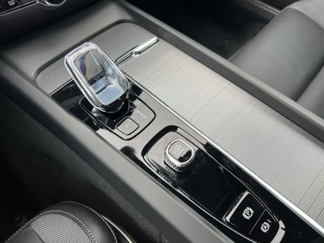 Volvo V60 Cross Country AWD Plus