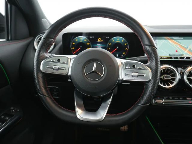 Mercedes-Benz GLA 200 AMG Line