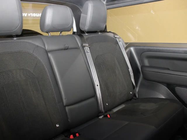 Land Rover Defender 90 Black Pack