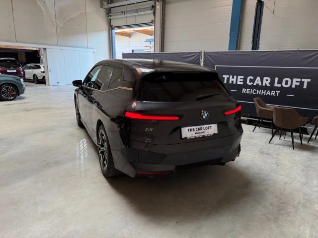 BMW iX xDrive