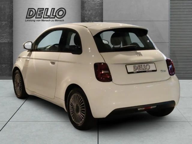 Fiat 500e Klimaautomatik Tempomat AppleCarPlay Bluetooth