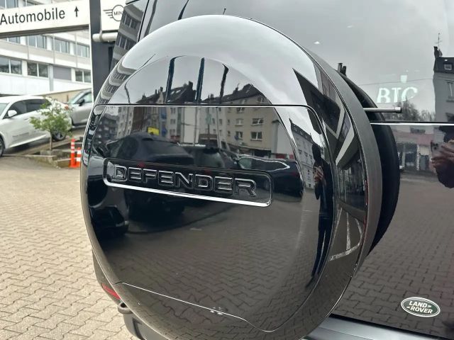 Land Rover Defender 110