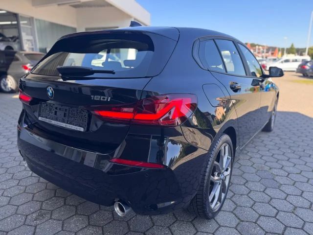 BMW 120 120i Sedan