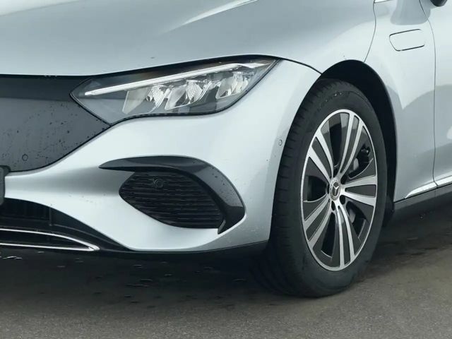 Mercedes-Benz EQE 300 Sedan