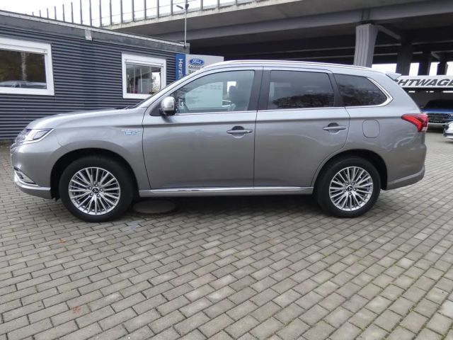 Mitsubishi Outlander 4WD PHEV
