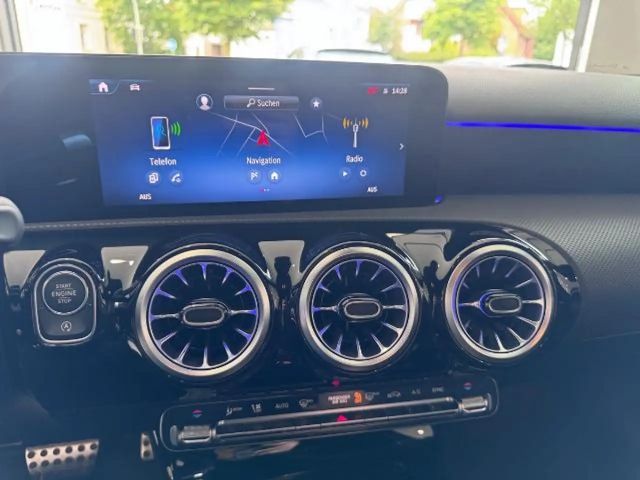 Mercedes-Benz A 200 AMG Line