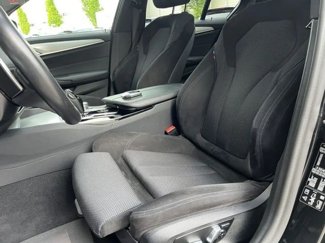 BMW 530 530d M-Sport Sedan xDrive