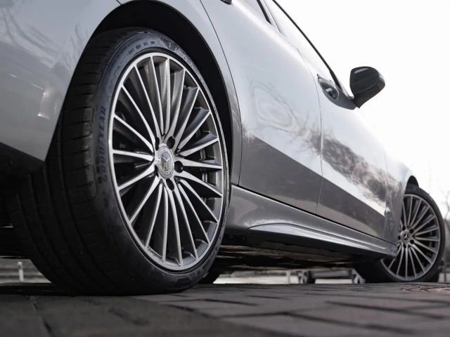 Mercedes-Benz C 220 AMG Line C 220 d Sedan