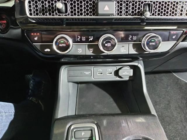 Honda Civic Elegance e:HEV