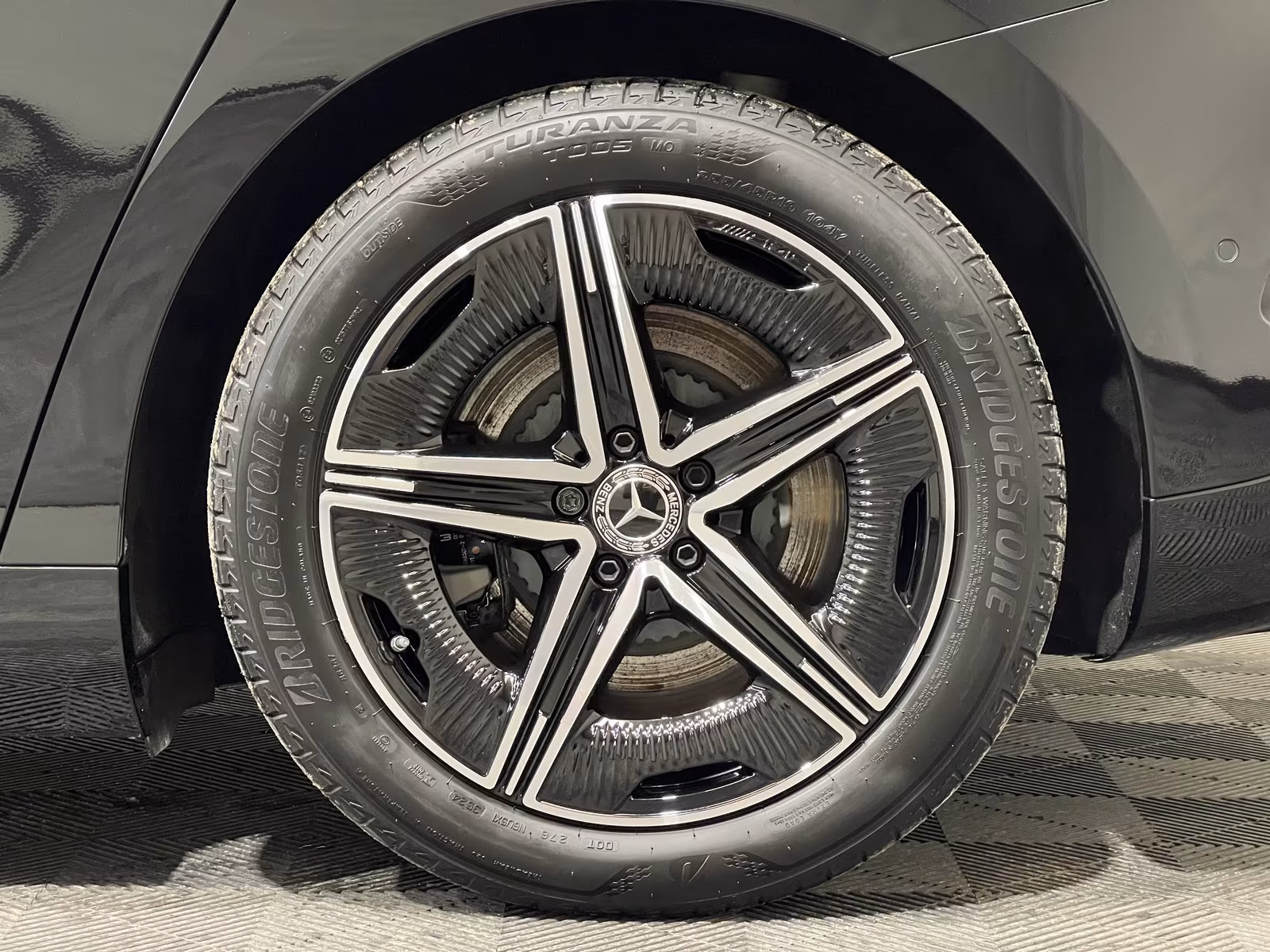 Mercedes-Benz EQE 300 AMG Line Sedan