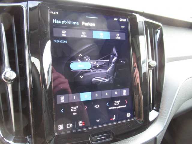 Volvo XC60 AWD Dark Plus