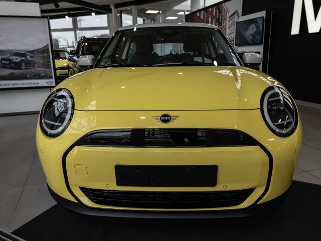 MINI Cooper E Classic Trim HUD LED PDC KEYLESS