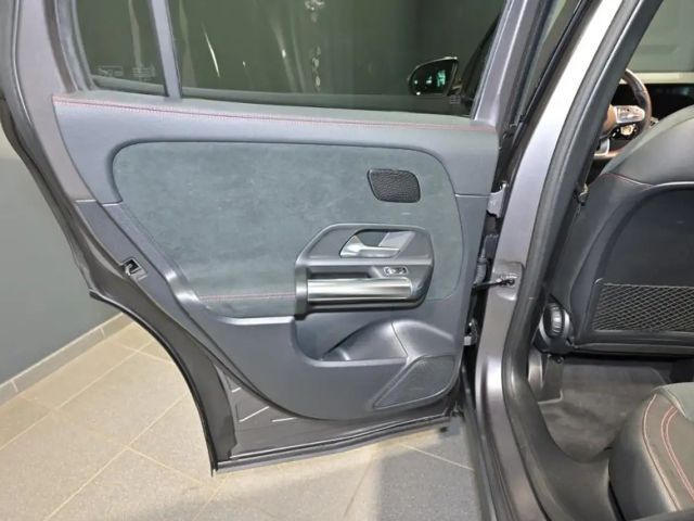 Mercedes-Benz GLA 250 AMG Line