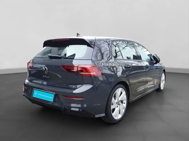 Volkswagen Golf 1.5 eTSI DSG R-Line