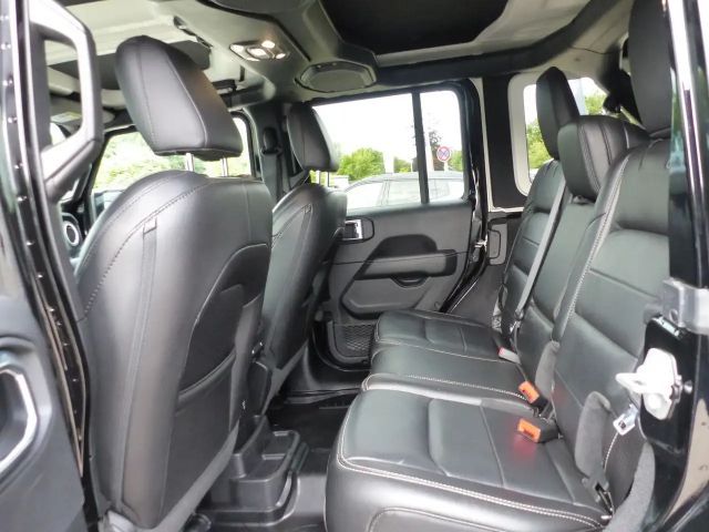 Jeep Wrangler Sahara