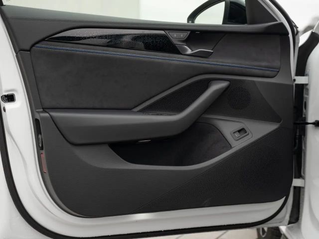 Volkswagen Passat 4Motion DSG R-Line