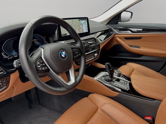 BMW 530 530e Luxury Line Sedan