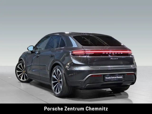 Porsche Macan 4
