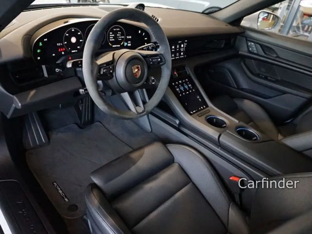 Porsche Taycan 4 Cross Turismo