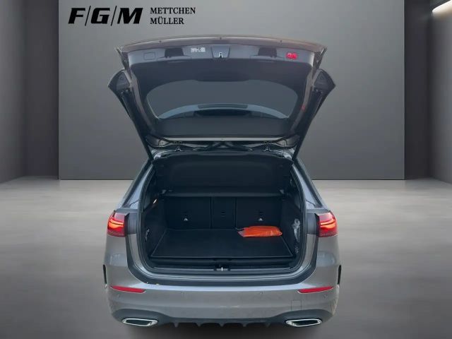 Mercedes-Benz B 200 AMG Line Sedan