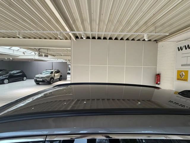 Renault Espace E-Tech Hybrid Iconic