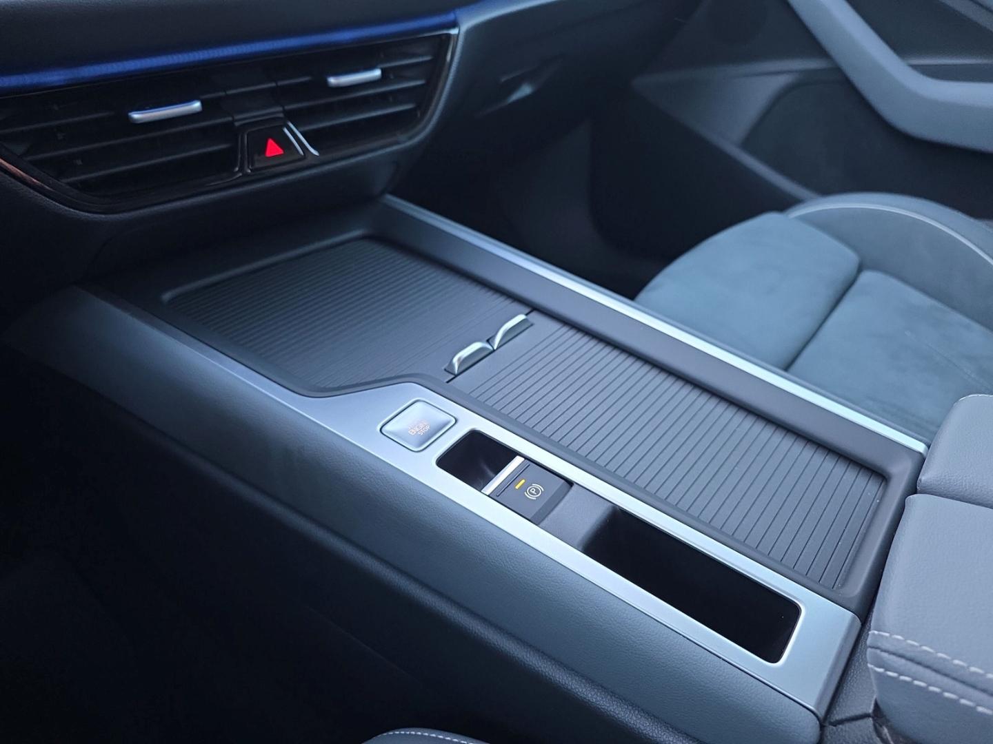 Volkswagen Passat 1.5 eTSI Business Variant