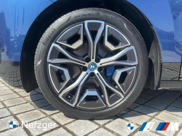 BMW iX xDrive40