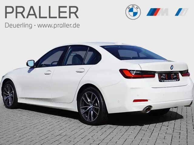 BMW 330 330i Sedan xDrive