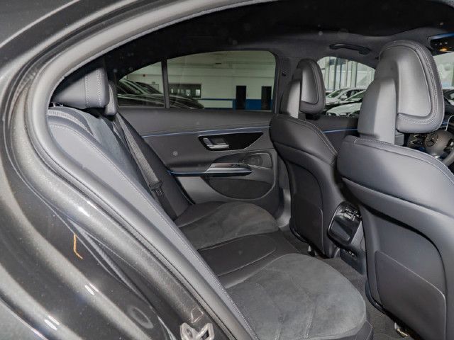 Mercedes-Benz E 200 AMG Line Sedan